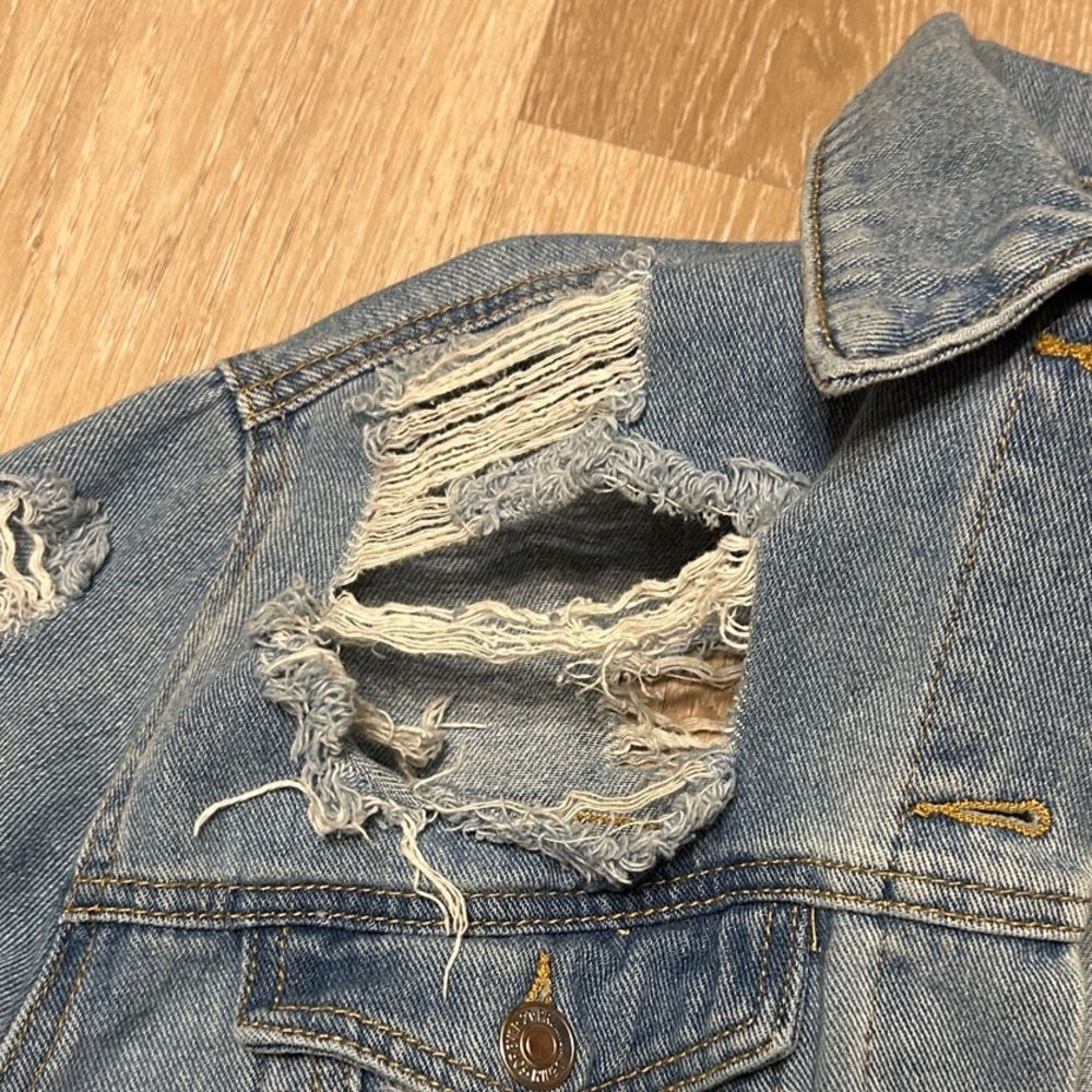 Forever 21 Distressed Denim Jacket Sz L - Picture 7 of 9